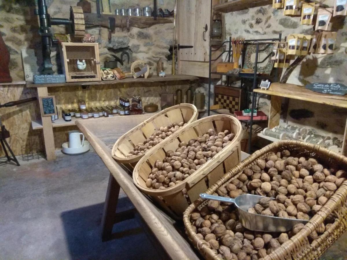 La Ferme Les Mamours La Bastide-l'Eveque エクステリア 写真